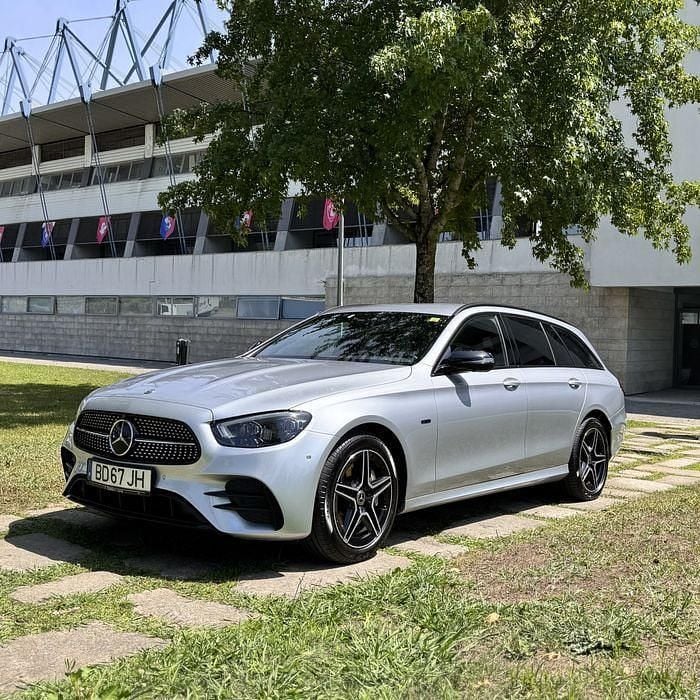 Usado 2020 Mercedes E300 AMG Sedan | € 32.900 (Preço justo) - Imagem 1/4