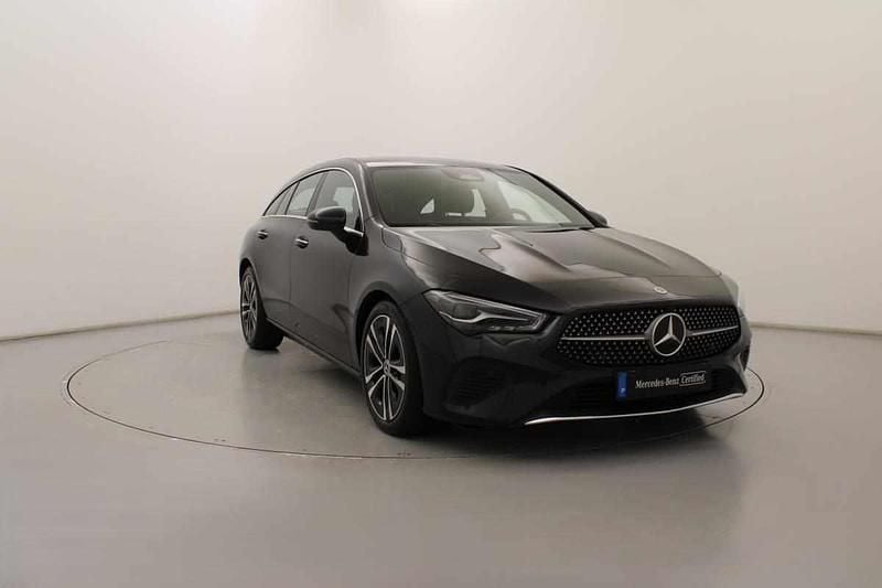 Preto Usado 2023 Mercedes CLA220 Progressive Sedan | € 39.990 - Imagem 1/4