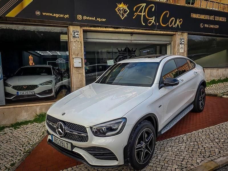 Usado Mercedes GLC300 AMG line 306 HP (225 kW) 2021 Branco Coupé