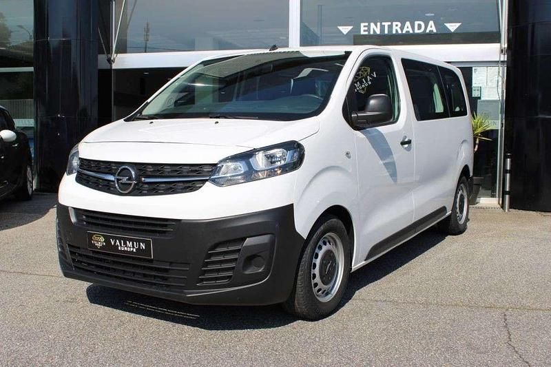 Usado Opel Vivaro Essentia 102 HP (75 kW) 2022 Branco Monovolume