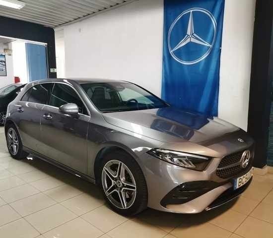 Cinzento Usado 2023 Mercedes A250 Citadino | € 39.890 (Bom preço) - Imagem 1/4