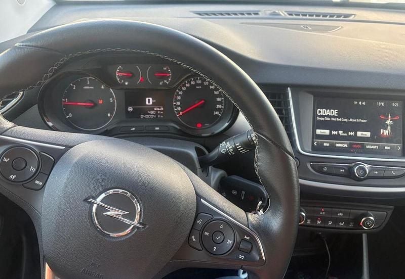 Usado Opel Crossland X Edition 99 HP (72 kW) 2018 Preto SUV