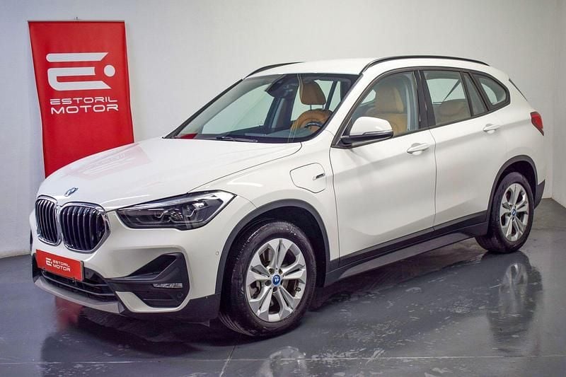 Branco Usado 2022 BMW X1 SUV | € 26.500 - Imagem 1/4