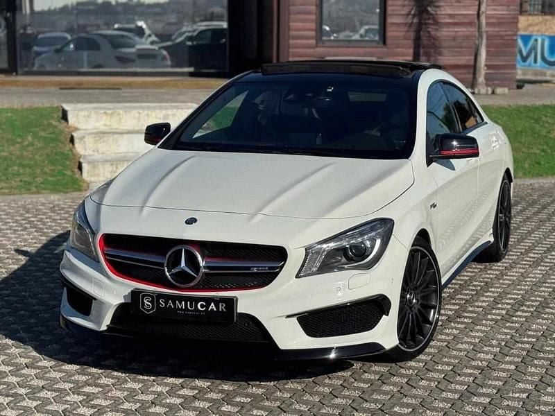 Branco Usado 2016 Mercedes CLA45 AMG AMG Coupé | € 32.990 - Imagem 1/4