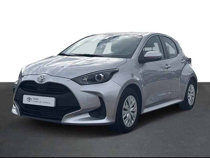 Cinza (pintura metalizada) Usado 2023 Toyota Yaris Comfort | € 17.750 (Preço justo) - Imagem 1/4