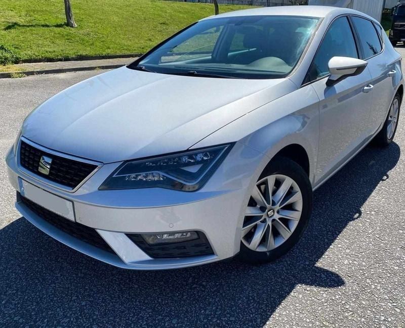 Usado Seat Leon Style 116 HP (85 kW) 2017 Cinzento Sedan