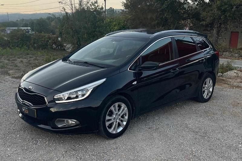 Preto Usado 2015 Kia Ceed Carrinha | € 8.900 (Super Preço) - Imagem 1/4