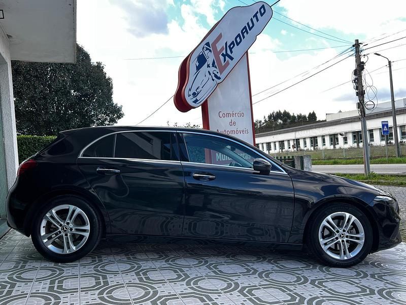 Usado Mercedes A200 Progressive 163 HP (119 kW) 2023 Preto cinzento