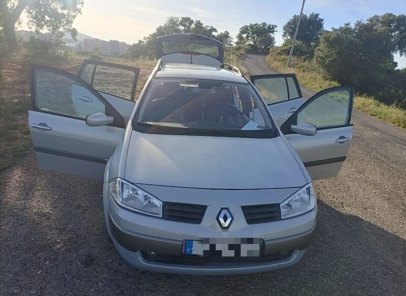 Cinzento Usado 2003 Renault Mégane GrandTour Carrinha | € 4.250 (Preço justo) - Imagem 1/4