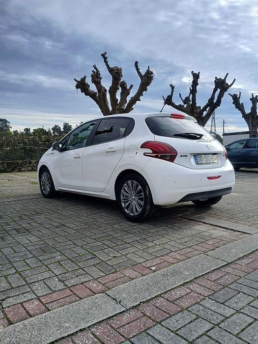 Usado Peugeot 208 Style 82 HP (60 kW) 2016 Citadino