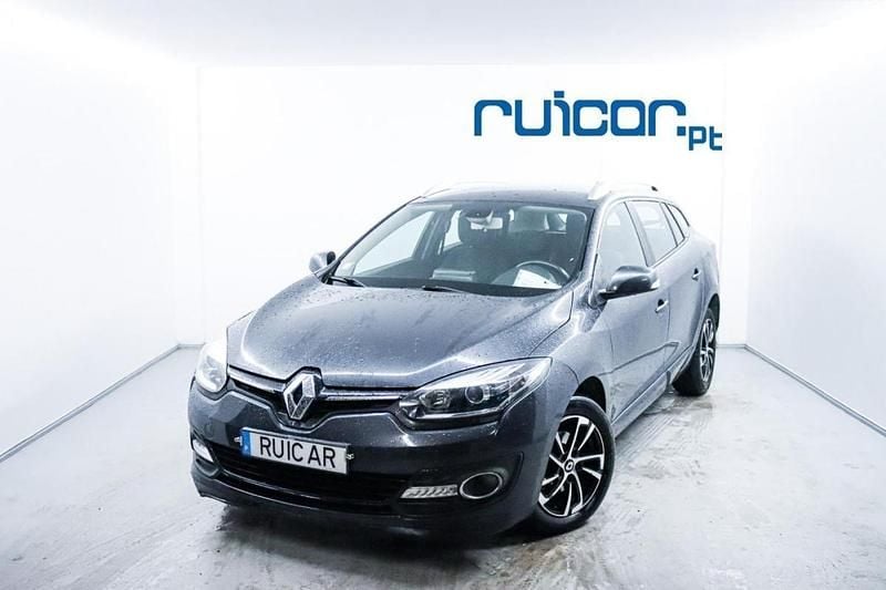 Cinzento Usado 2014 Renault Mégane III | € 8.950 (Preço justo) - Imagem 1/4