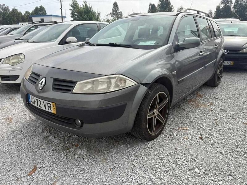 Cinzento Usado 2003 Renault Mégane II | € 3.750 (Preço justo) - Imagem 1/4