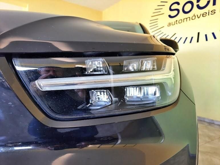 Usado Volvo XC40 Momentum 150 HP (110 kW) 2018 Preto SUV