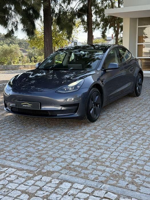 Usado 2021 Tesla Model 3 Standard Range Plus Sedan | € 25.800 (Preço justo) - Imagem 1/4