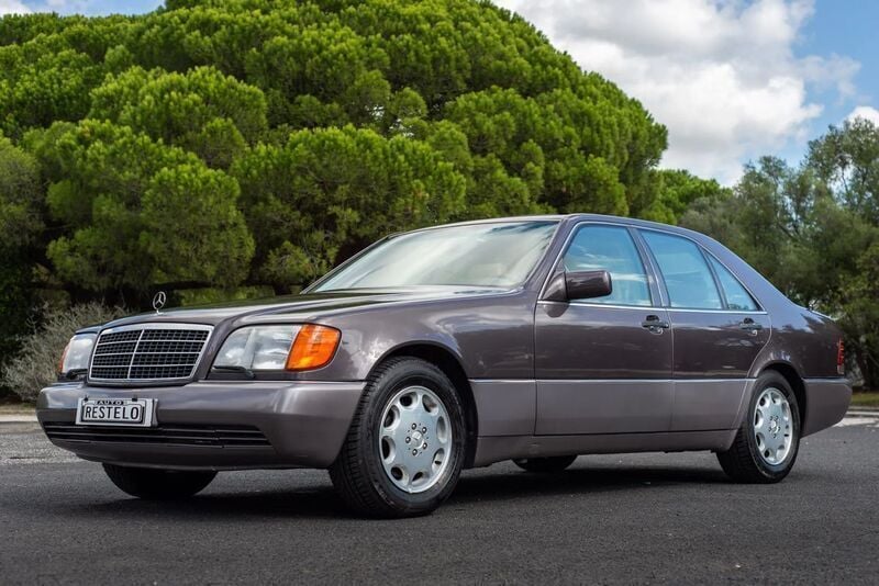 Cinza Usado 1994 Mercedes S420 Sedan | € 16.500 - Imagem 1/4