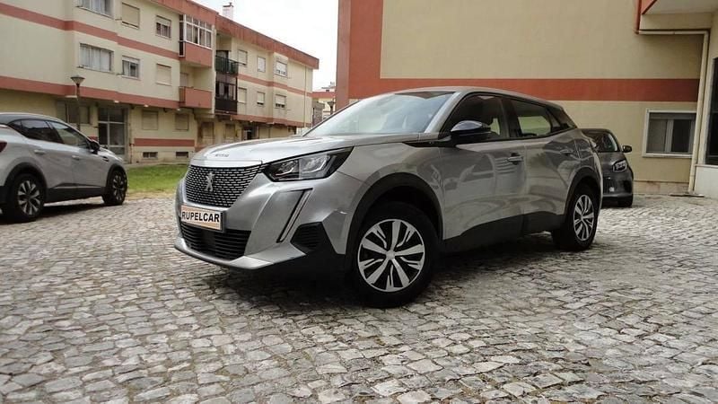 Usado Peugeot e-2008 100 kW (136 HP) 2023 Outra SUV