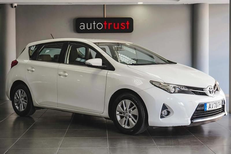 Branco Usado 2015 Toyota Auris | € 11.900 (Preço justo) - Imagem 1/4