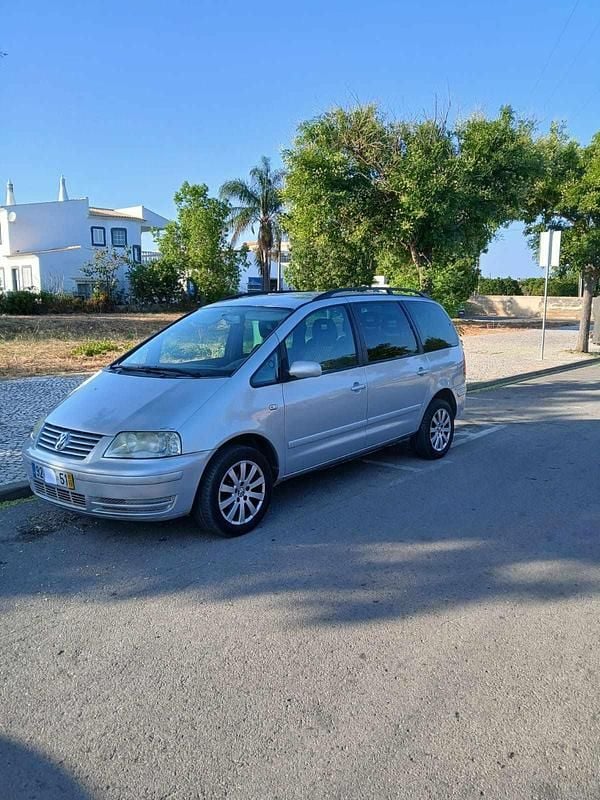 Cinzento Usado 2006 VW Sharan Monovolume | € 3.250 - Imagem 1/4