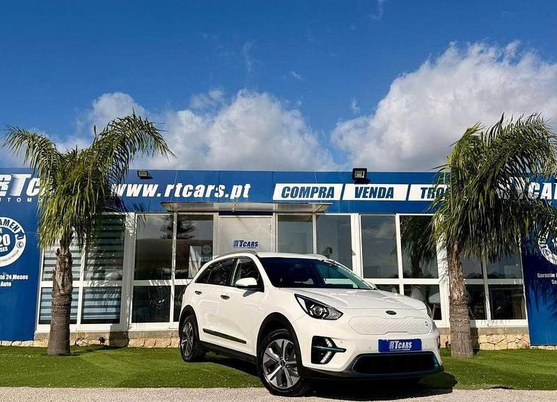 Usado Kia e-Niro Active 150 kW (204 HP) 2022 Branco SUV