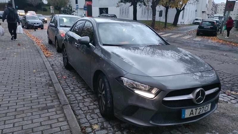 Cinzento Usado 2020 Mercedes A200 Citadino | € 27.490 (Bom preço) - Imagem 1/4