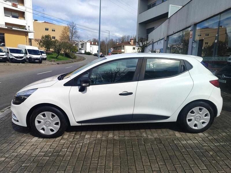 Usado Renault Clio IV Zen 90 HP (66 kW) 2018 Branco