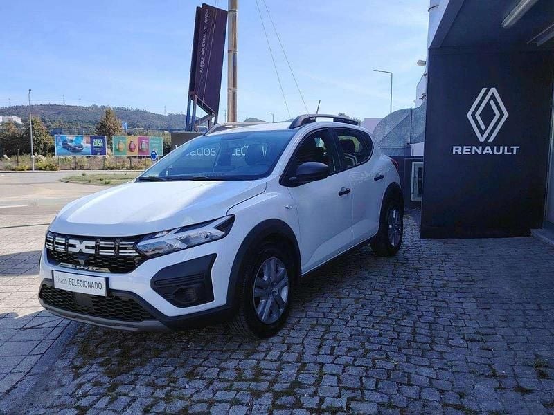 Branco Usado 2023 Dacia Sandero Citadino | € 15.300 (Preço justo) - Imagem 1/4
