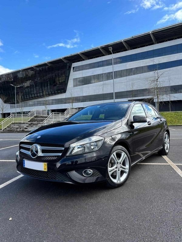Preto Usado 2015 Mercedes A180 Citadino | € 16.900 (Preço justo) - Imagem 1/4