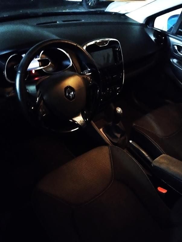 Usado Renault Clio IV 90 HP (66 kW) 2012 Azul