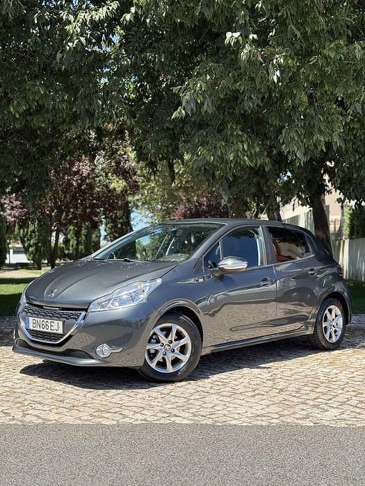 Usado 2014 Peugeot 208 Style Citadino | € 5.990 (Super Preço) - Imagem 1/4