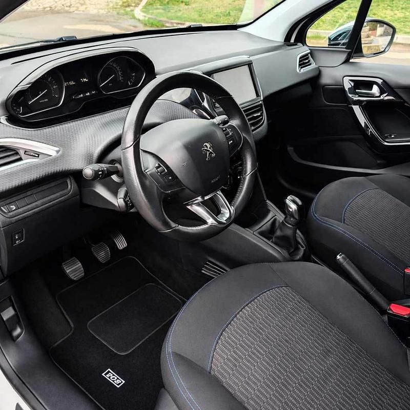 Usado Peugeot 208 82 HP (60 kW) 2017 Branco Citadino