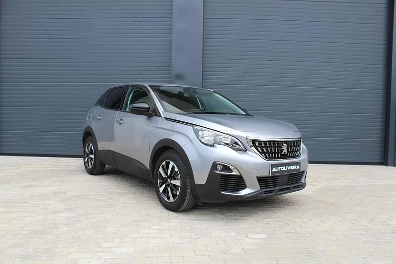 Cinza Usado 2018 Peugeot 3008 Style SUV | € 18.000 (Preço elevado) - Imagem 1/4