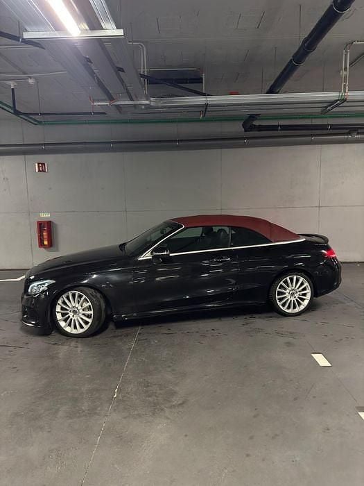 Usado Mercedes 220 AMG 170 HP (125 kW) 2018 Cabrios