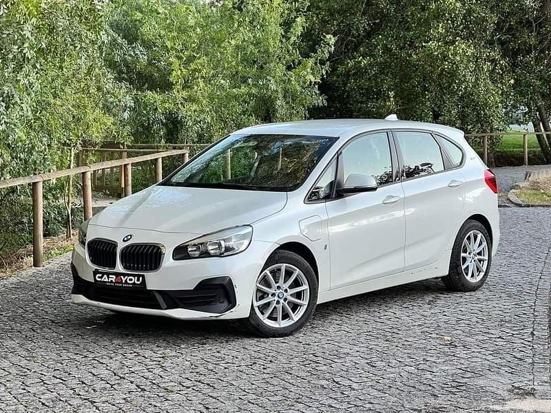 Branco Usado 2019 BMW 225 Active Tourer Advantage Monovolume | € 19.790 - Imagem 1/4