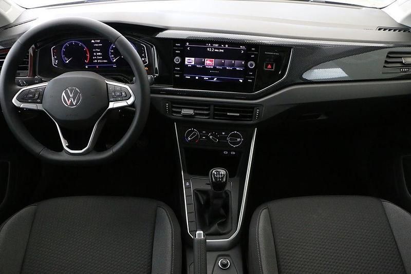 Usado VW Polo 95 HP (69 kW) 2024 Preto Citadino