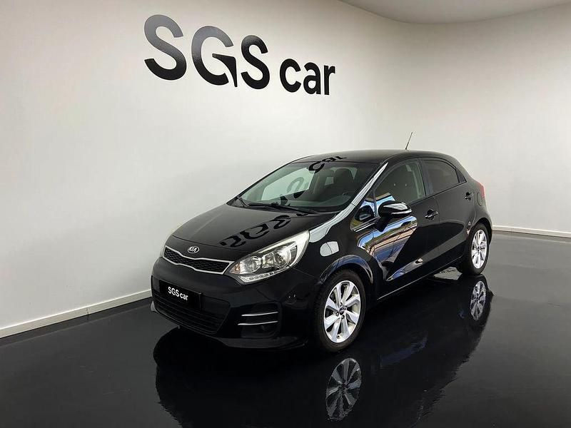 Preto Usado 2015 Kia Rio | € 8.900 (Preço justo) - Imagem 1/4