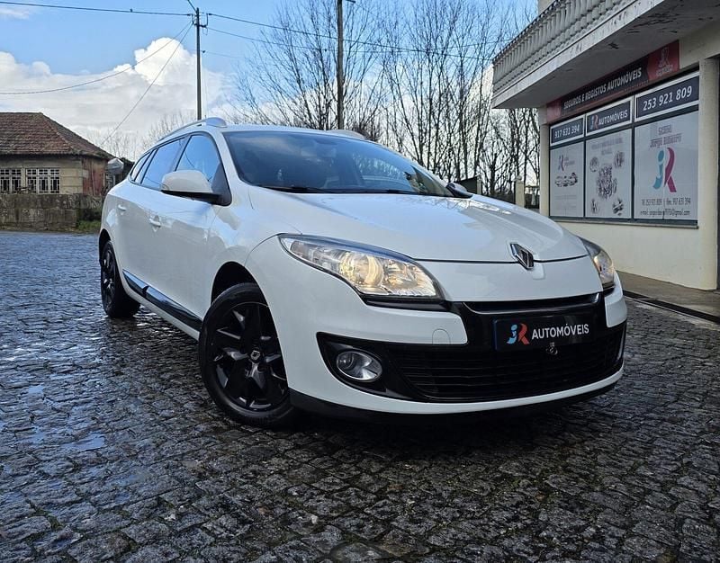 Usado Renault Mégane GrandTour Dynamique 110 HP (80 kW) 2012 Branco Carrinha