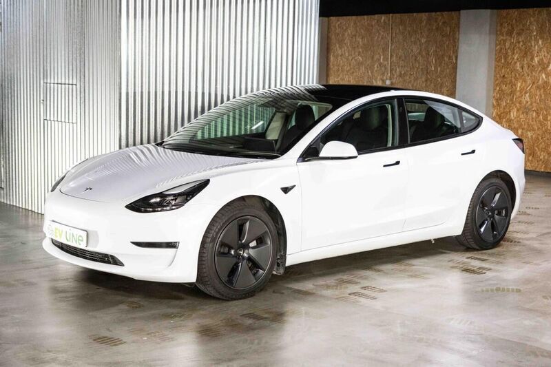 Branco Usado 2023 Tesla Model 3 Long Range Sedan | € 34.500 (Bom preço) - Imagem 1/4