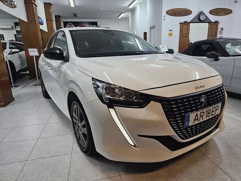 Branco Usado 2022 Peugeot 208 Active Citadino | € 13.900 (Bom preço) - Imagem 1/4
