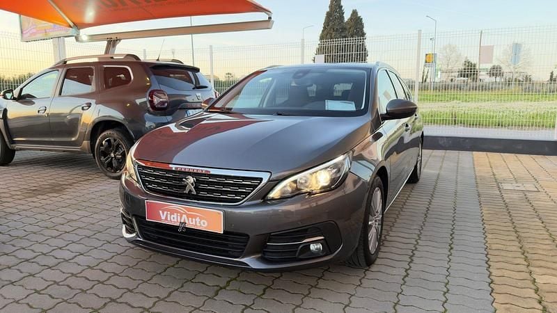 Usado Peugeot 308 Allure 130 HP (95 kW) 2021 Cinza Carrinha