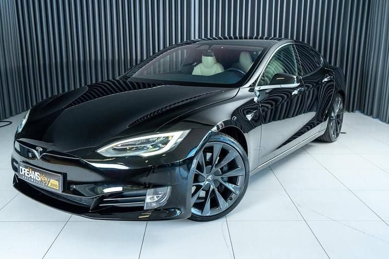 Preto Usado 2020 Tesla Model S Sedan | € 37.400 (Preço justo) - Imagem 1/4