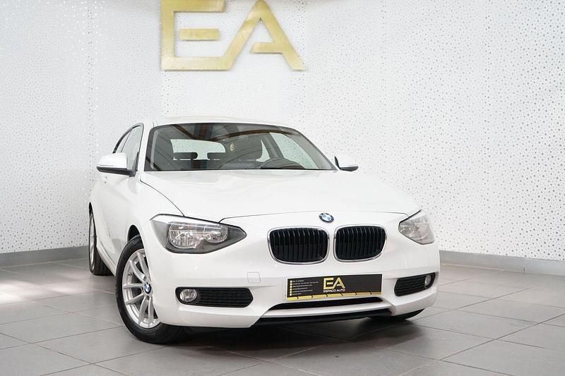Branco Usado 2014 BMW 116 Efficient Dynamics Citadino | € 11.480 - Imagem 1/4