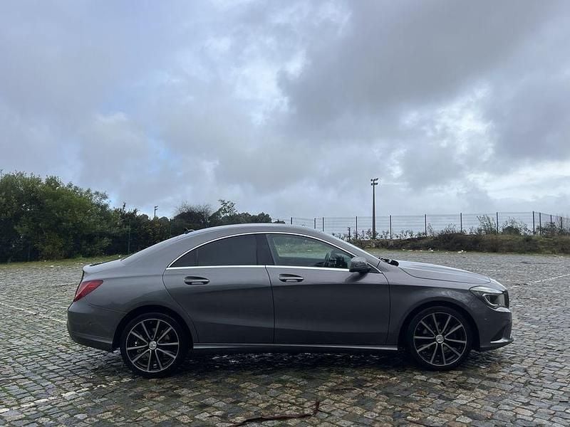 Usado Mercedes CLA180 110 HP (80 kW) 2015 Sedan