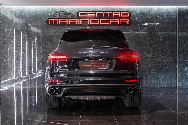 Usado Porsche Cayenne S E-Hybrid 416 HP (305 kW) 2016 Preto SUV