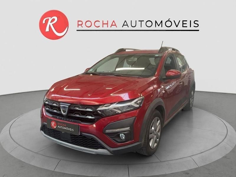 Vermelho Usado 2022 Dacia Sandero Comfort Citadino | € 15.499 (Preço justo) - Imagem 1/4