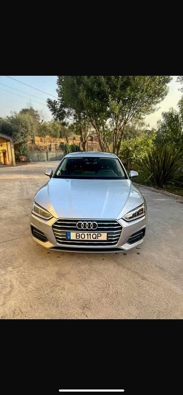 Cinzento Usado 2018 Audi A5 Premium Coupé | € 27.250 (Bom preço) - Imagem 1/4