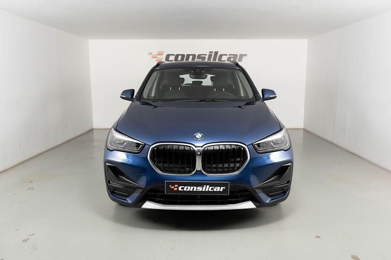Azul Usado 2021 BMW X1 SUV | € 25.980 - Imagem 1/4