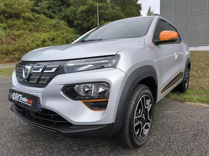 Cinzento Usado 2022 Dacia Spring Comfort Plus Citadino | € 11.500 (Bom preço) - Imagem 1/4