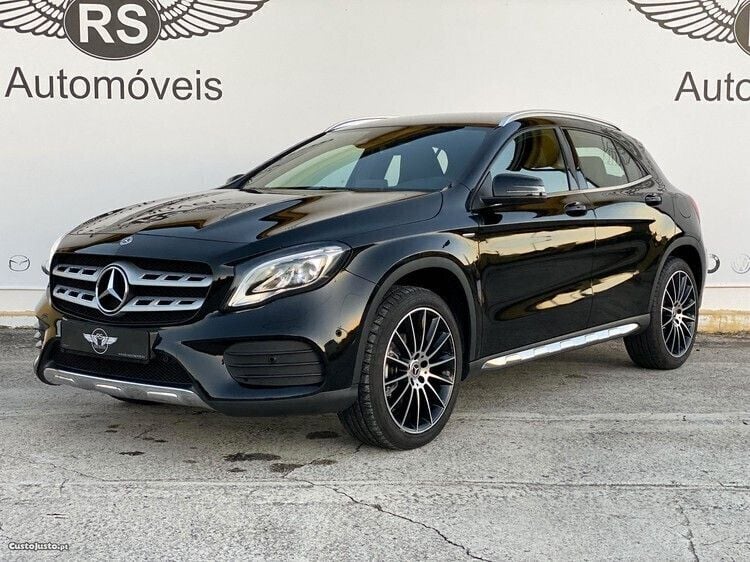 Preto Usado 2018 Mercedes GLA180 AMG SUV | € 27.250 (Preço justo) - Imagem 1/1