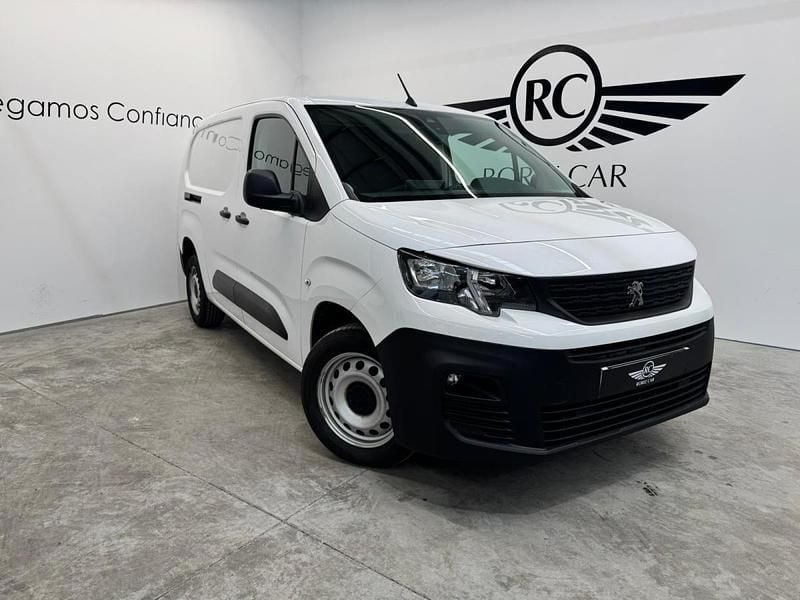 Branco Usado 2020 Peugeot Partner Premium Monovolume | € 12.490 (Preço justo) - Imagem 1/4