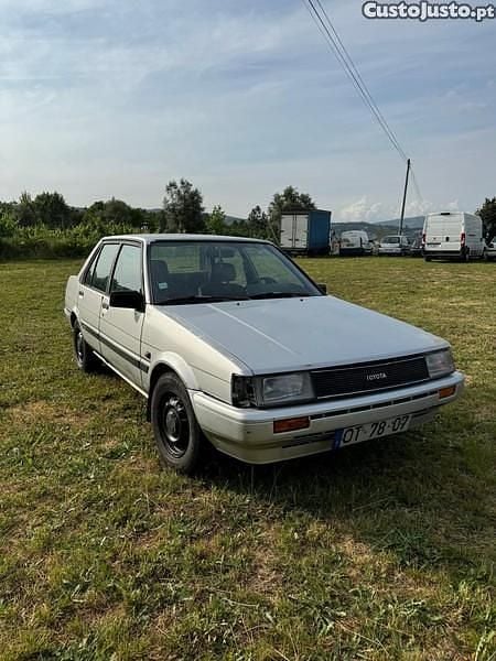 Cinza Usado 1984 Toyota Corolla Sedan | € 849 - Imagem 1/1